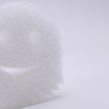 Kép betöltése a galériamegjelenítőbe: Scrub Daddy® Special Edition Halloween - Szellem