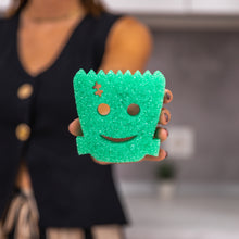 Kép betöltése a galériamegjelenítőbe: Scrub Daddy® Special Edition Halloween -Frankenstein