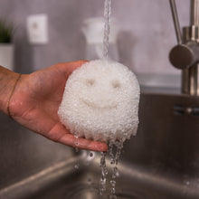 Kép betöltése a galériamegjelenítőbe: Scrub Daddy® Special Edition Halloween - Szellem