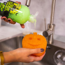 Kép betöltése a galériamegjelenítőbe: Scrub Daddy® Special Edition Halloween - Tök