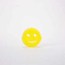 Kép betöltése a galériamegjelenítőbe: Scrub Daddy Original® (1 db)
