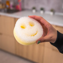 Kép betöltése a galériamegjelenítőbe: Jack Skellington Scrub Mommy szivacs kézben
