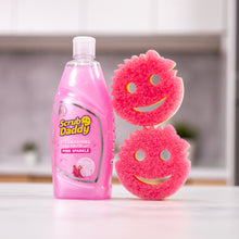 Kép betöltése a galériamegjelenítőbe: Scrub Daddy Pink Sparkle mosogatószer és Scrub Mommy mosogató szivacsok a konyhában
