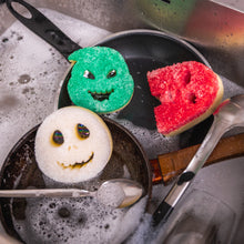 Kép betöltése a galériamegjelenítőbe: Jack Skellington, Sally és Oogie Boogie Scrub Mommy szivacsok mosogatás közben
