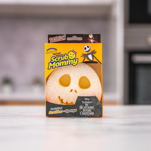 Kép betöltése a galériamegjelenítőbe: Scrub Mommy Disney Jack Skellington szivacs és csomagolása
