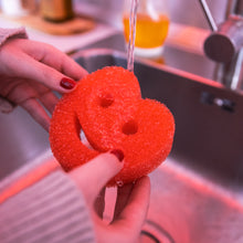 Kép betöltése a galériamegjelenítőbe: Love At First Scrub
